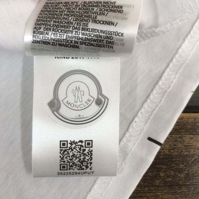 ZipUp Moncler T-Shirts 142922