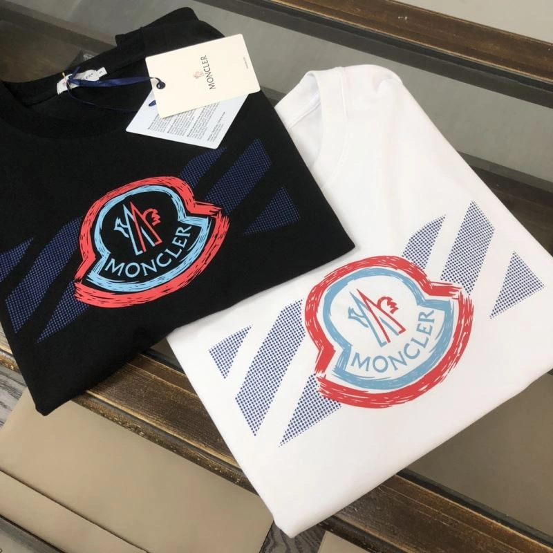Moncler T-Shirts Sporty 142901