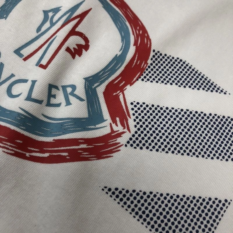 Moncler T-Shirts Sporty 142901