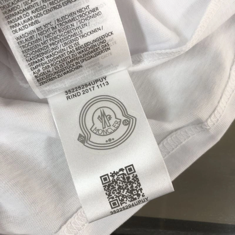 Moncler T-Shirts Sporty 142901