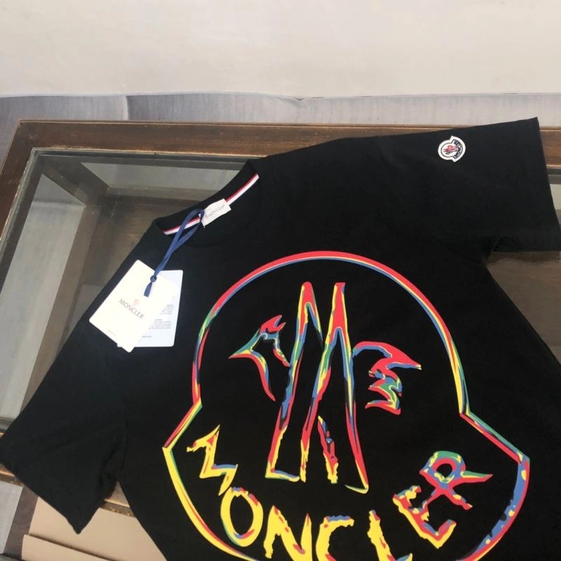 Moncler T-Shirts Effortless 142915