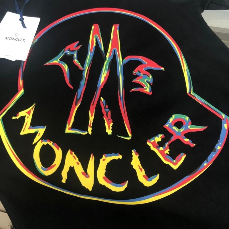 Moncler T-Shirts Effortless 142915