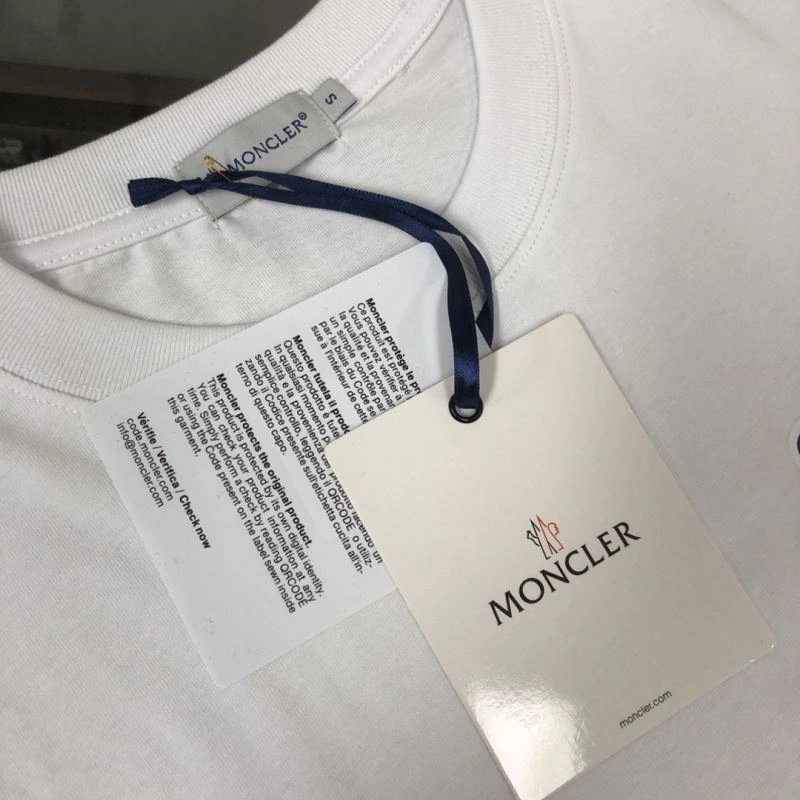 Chic Moncler T-Shirts 142896