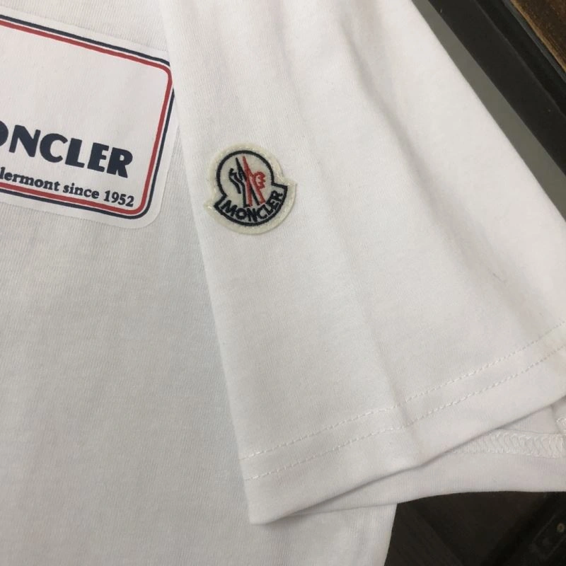 Chic Moncler T-Shirts 142896