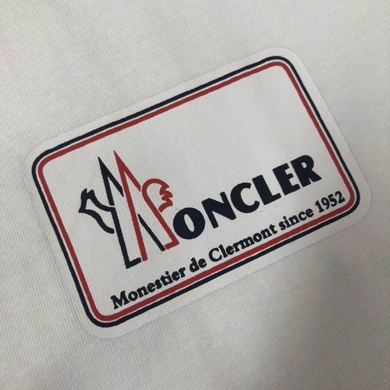 Chic Moncler T-Shirts 142896