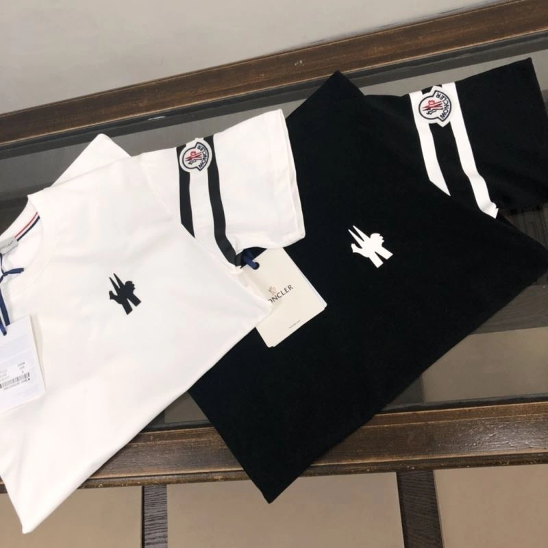 Moncler T-Shirts Thermal 142890