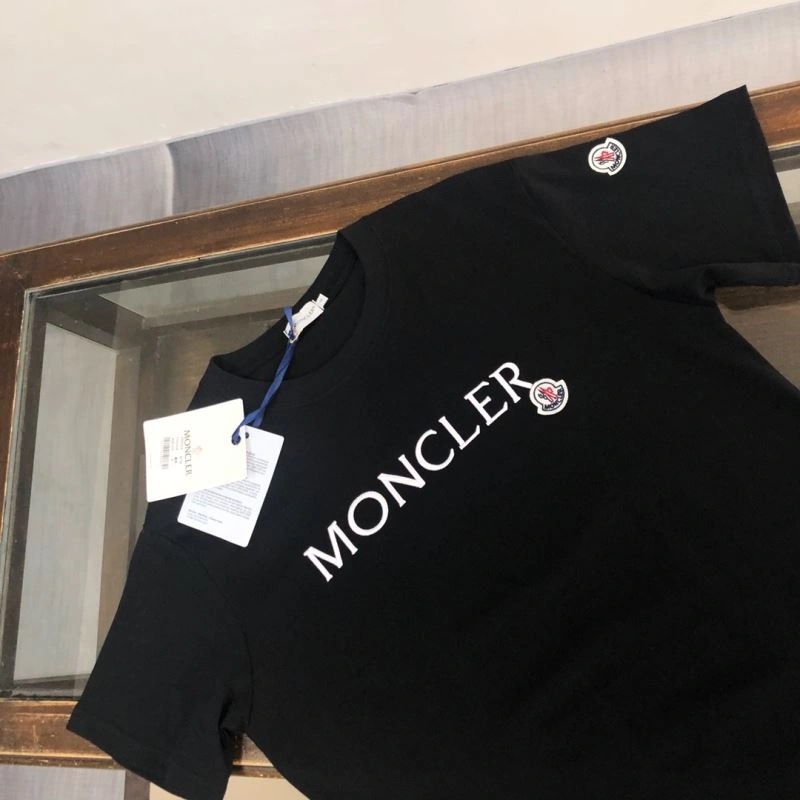 Stylish Moncler T-Shirts 142889