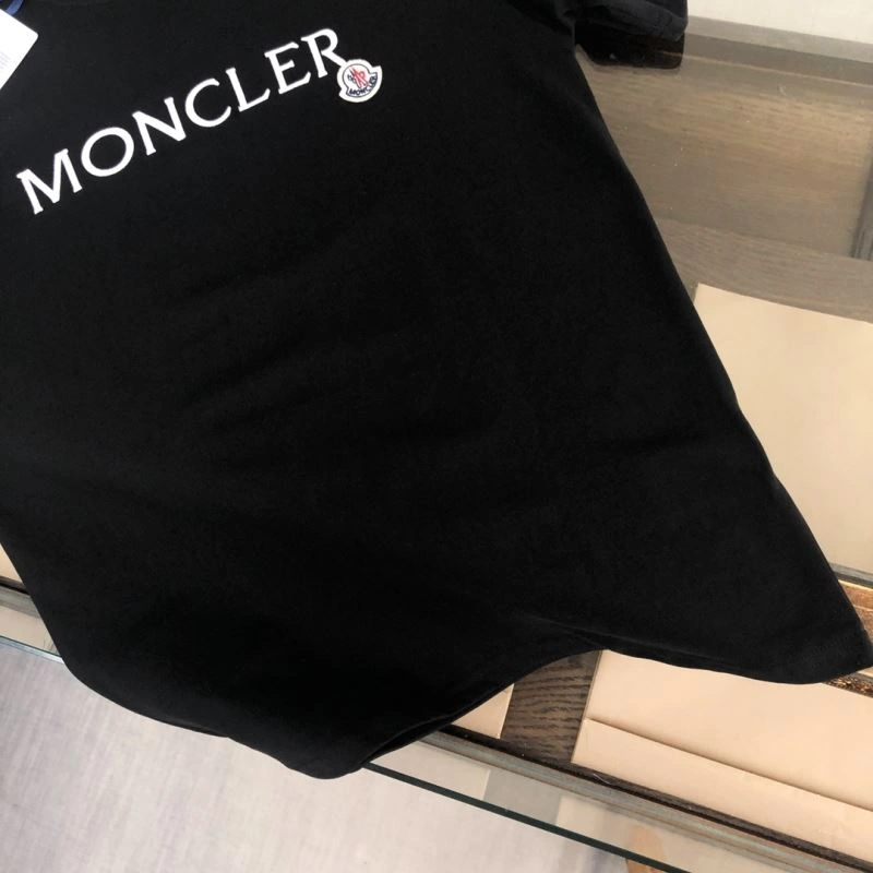 Stylish Moncler T-Shirts 142889