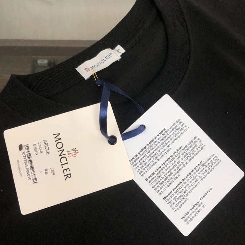 Moncler T-Shirts Flexible 142886