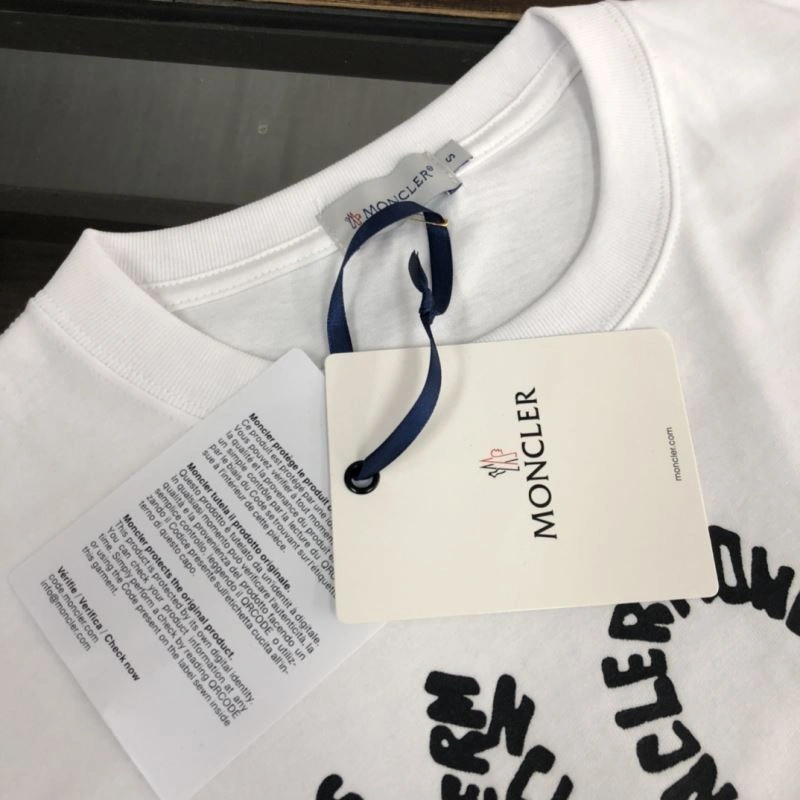 Moncler T-Shirts Sporty 142874