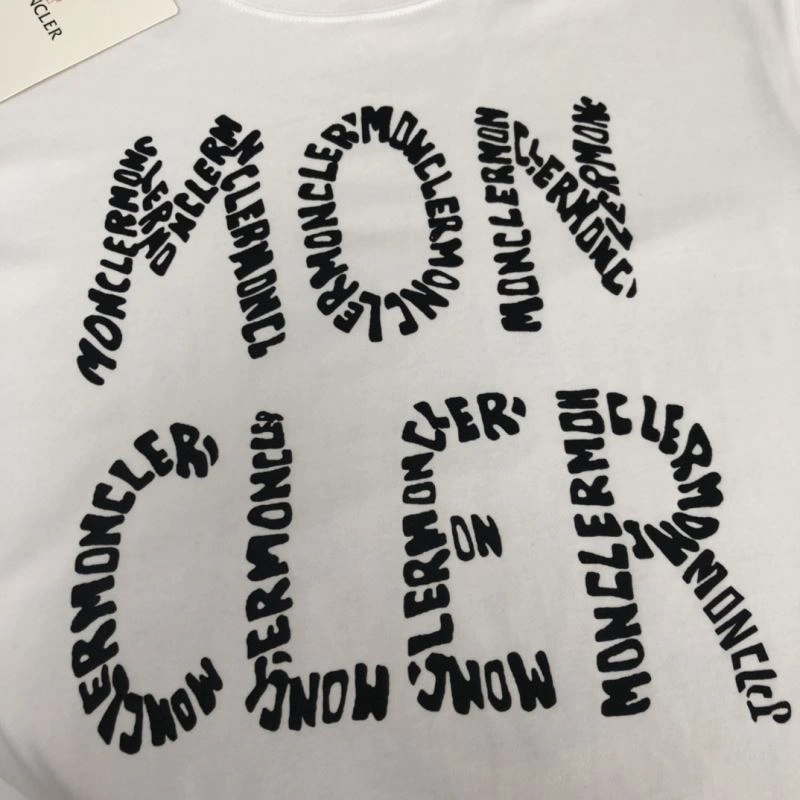 Moncler T-Shirts Sporty 142874