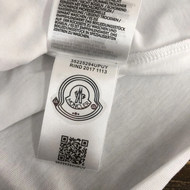 Moncler T-Shirts Sporty 142874