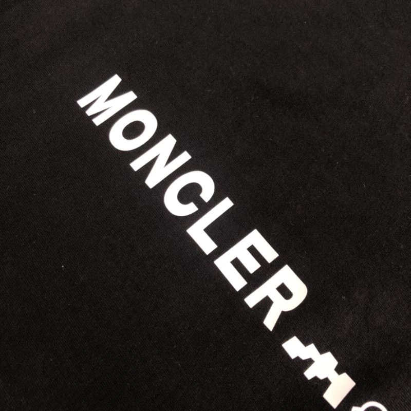 Moncler T-Shirts TravelReady 142868