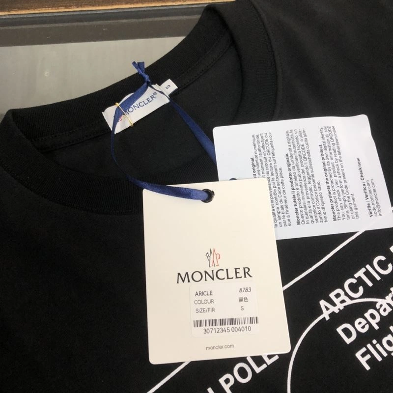Moncler T-Shirts WaterResistant 142860