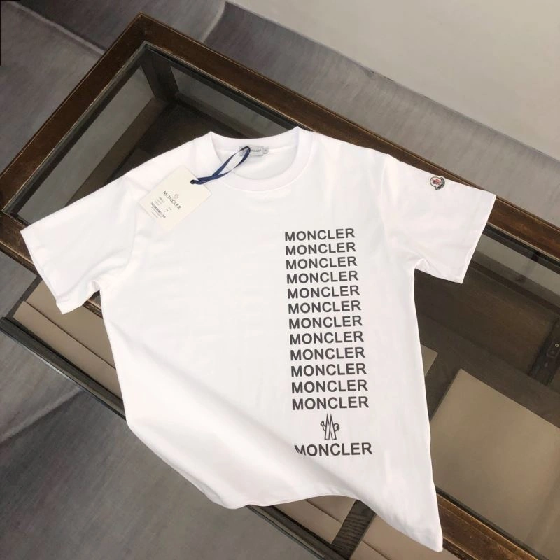 Moncler T-Shirts Resilient 142877