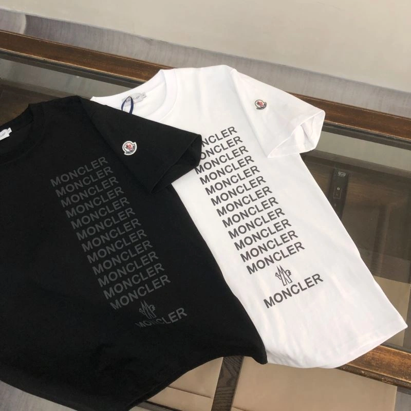 Moncler T-Shirts Resilient 142877