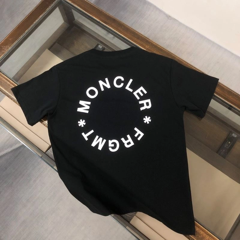 WellDesigned Moncler T-Shirts 142862