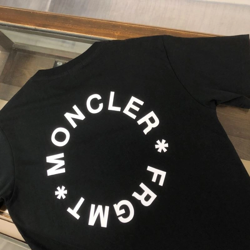 WellDesigned Moncler T-Shirts 142862