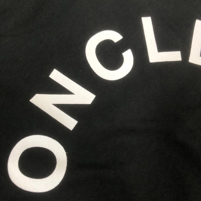 WellDesigned Moncler T-Shirts 142862
