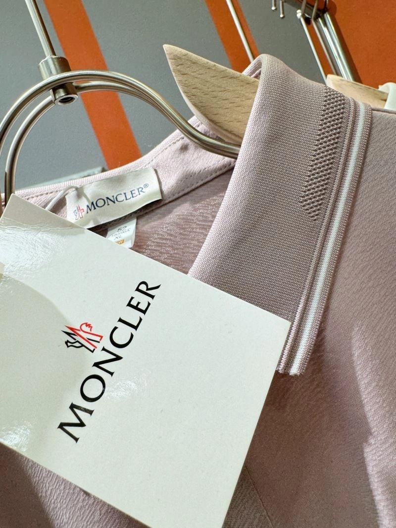 Moncler T-Shirts Efficient 142327