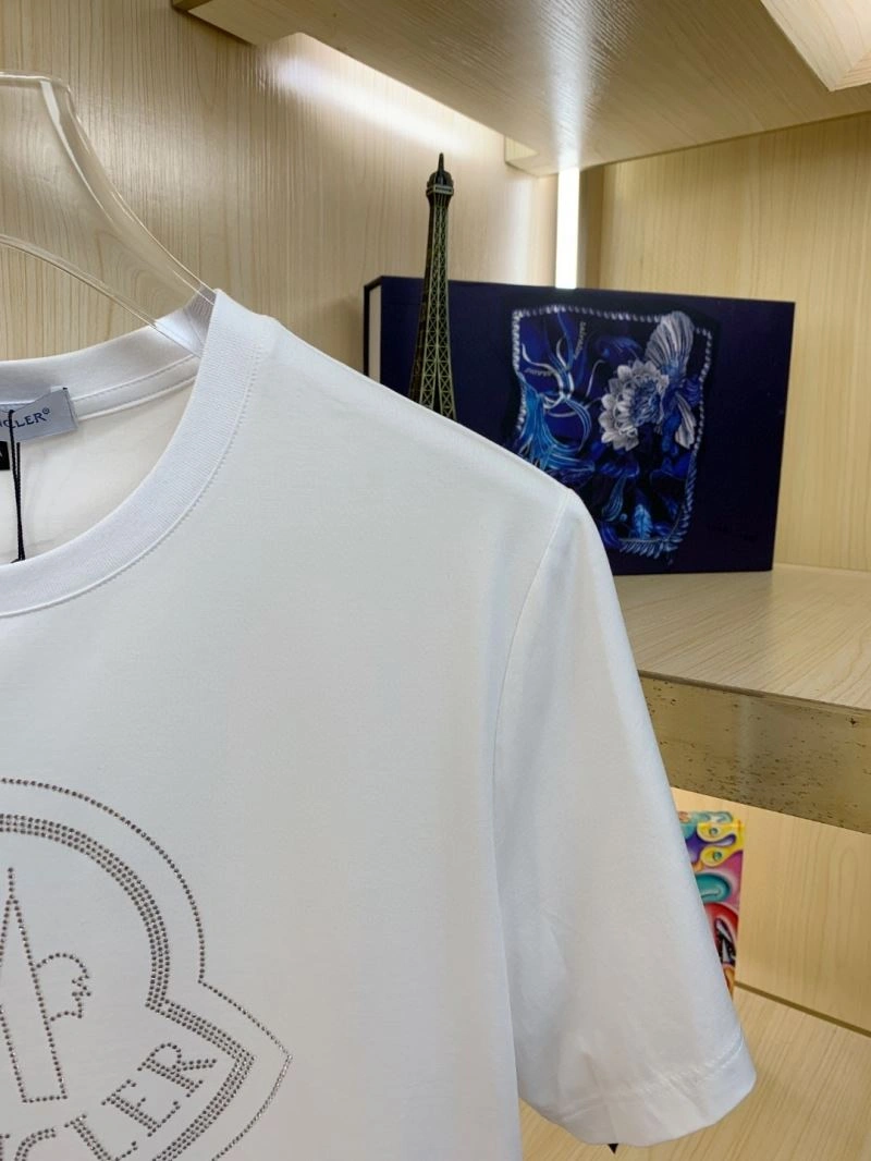 Moncler T-Shirts Vibrant 142316