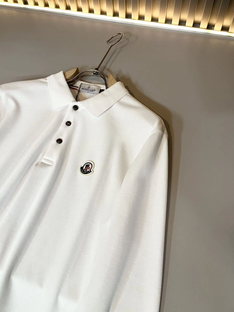 Moncler T-Shirts Soft 142295