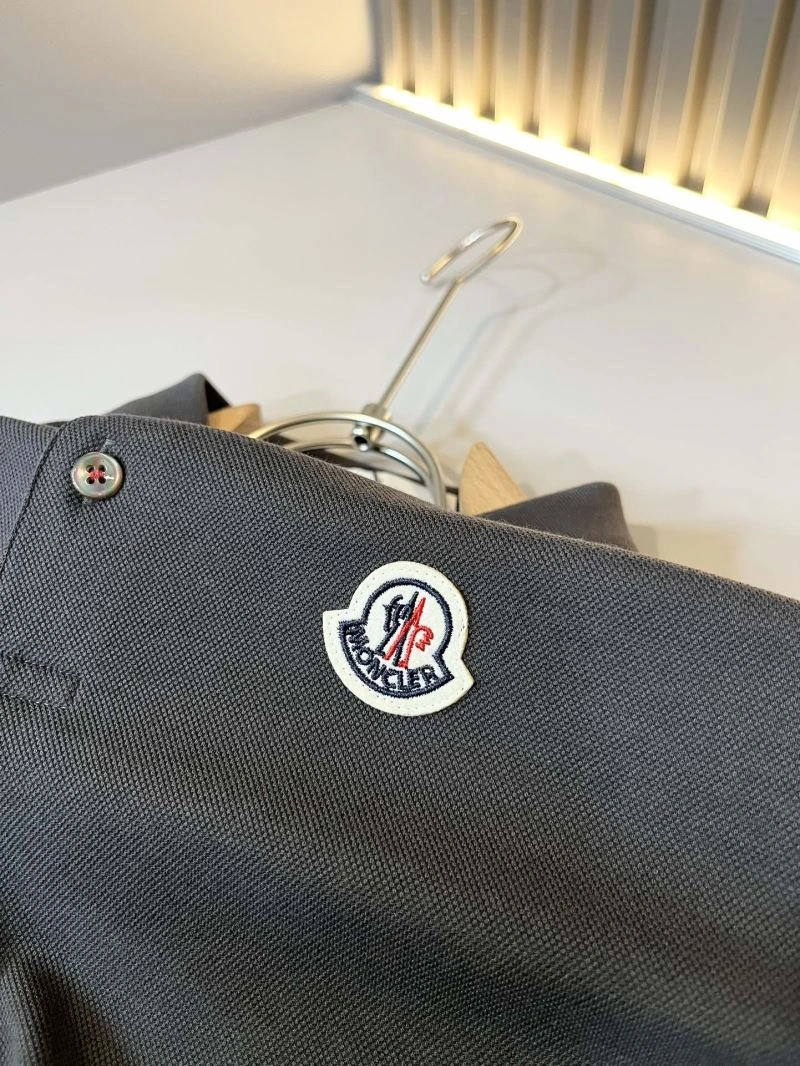 Moncler T-Shirts Elegant 142300