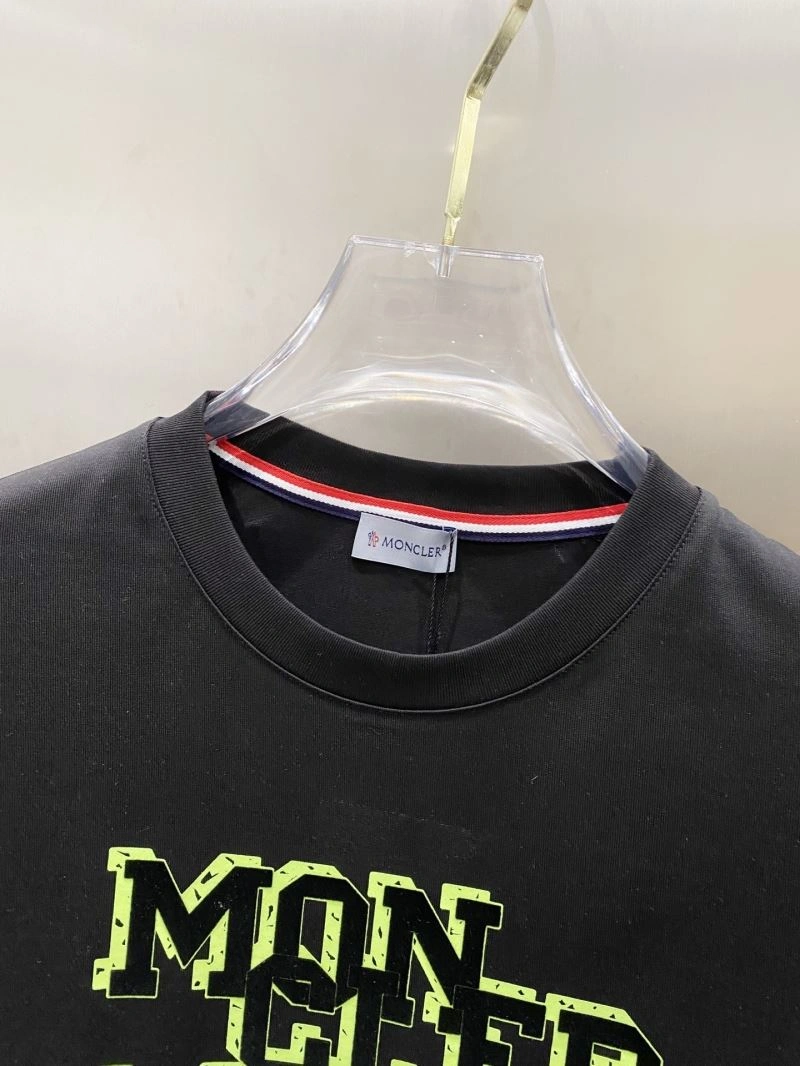 Moncler T-Shirts TravelReady 142296