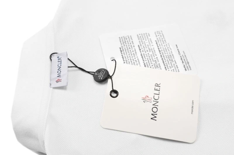 Moncler T-Shirts Soft 142304