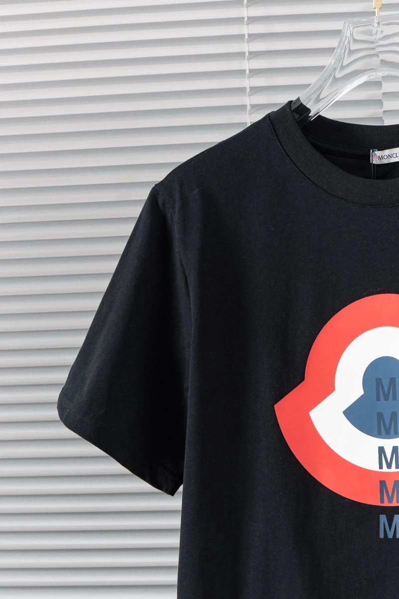 Effortless Moncler T-Shirts 142264