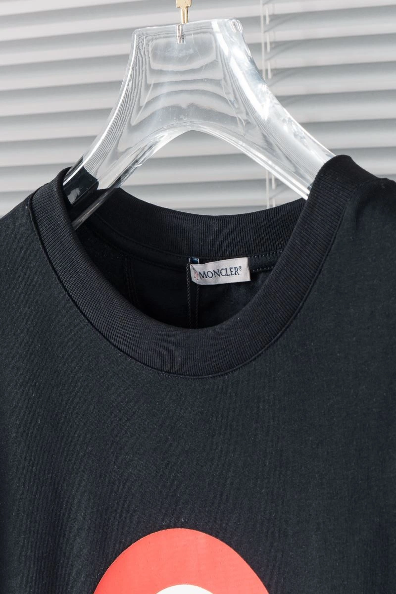 Effortless Moncler T-Shirts 142264