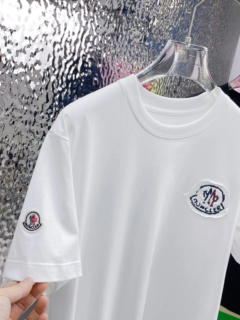 Bold Moncler T-Shirts 142241