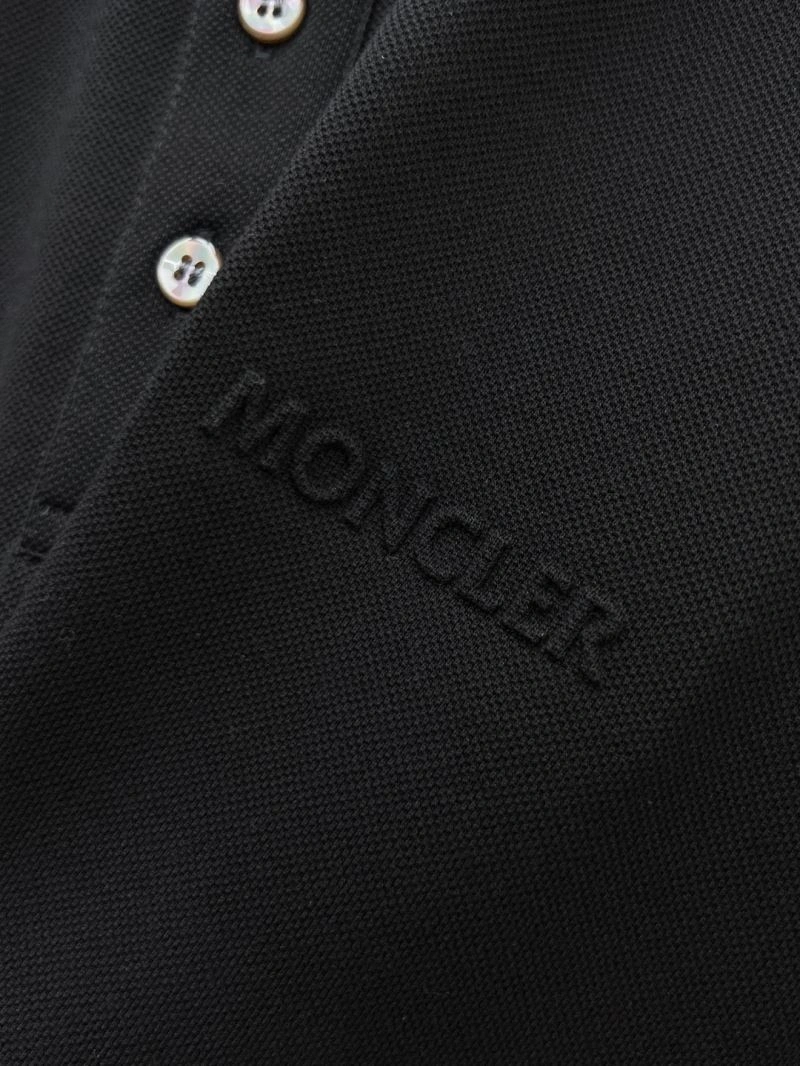 Tailored Moncler T-Shirts 142237