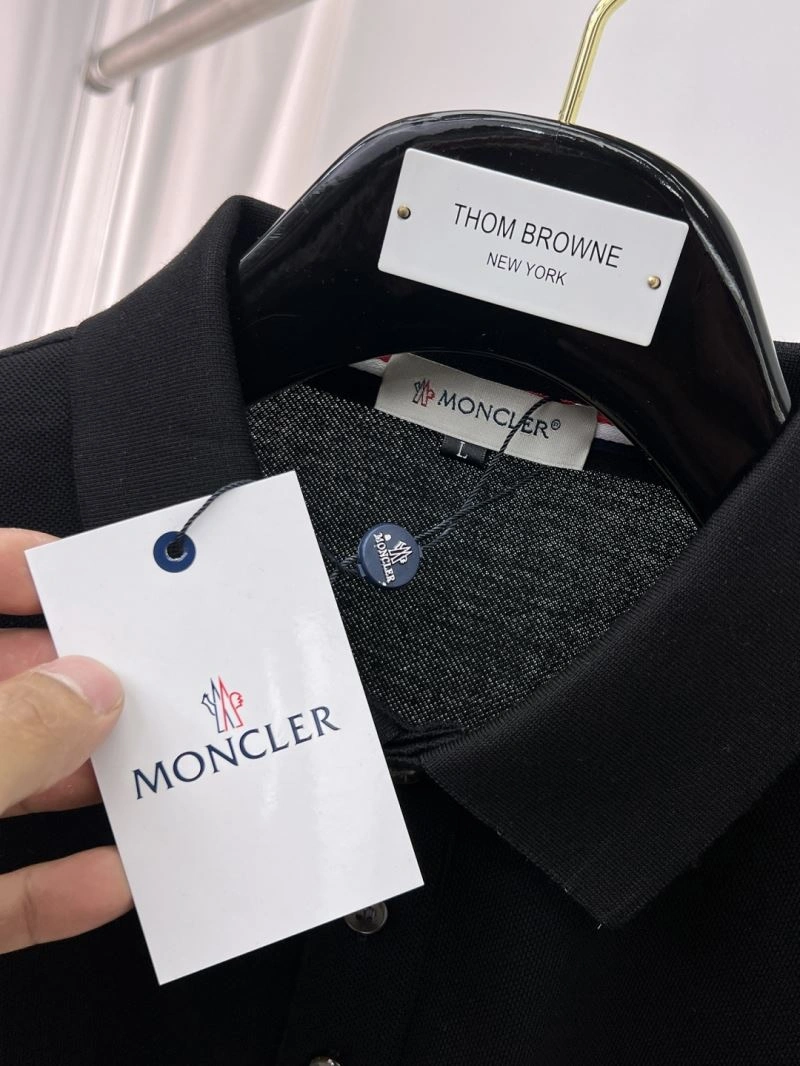Tailored Moncler T-Shirts 142237
