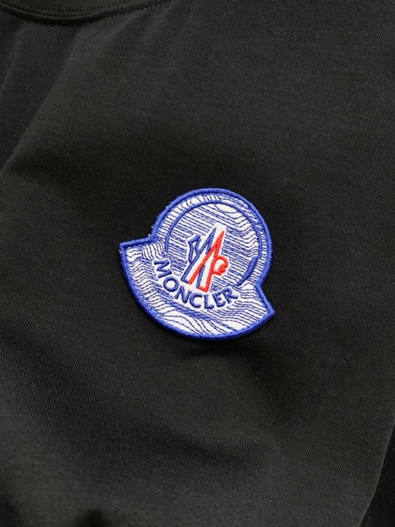Compact Moncler T-Shirts 142231