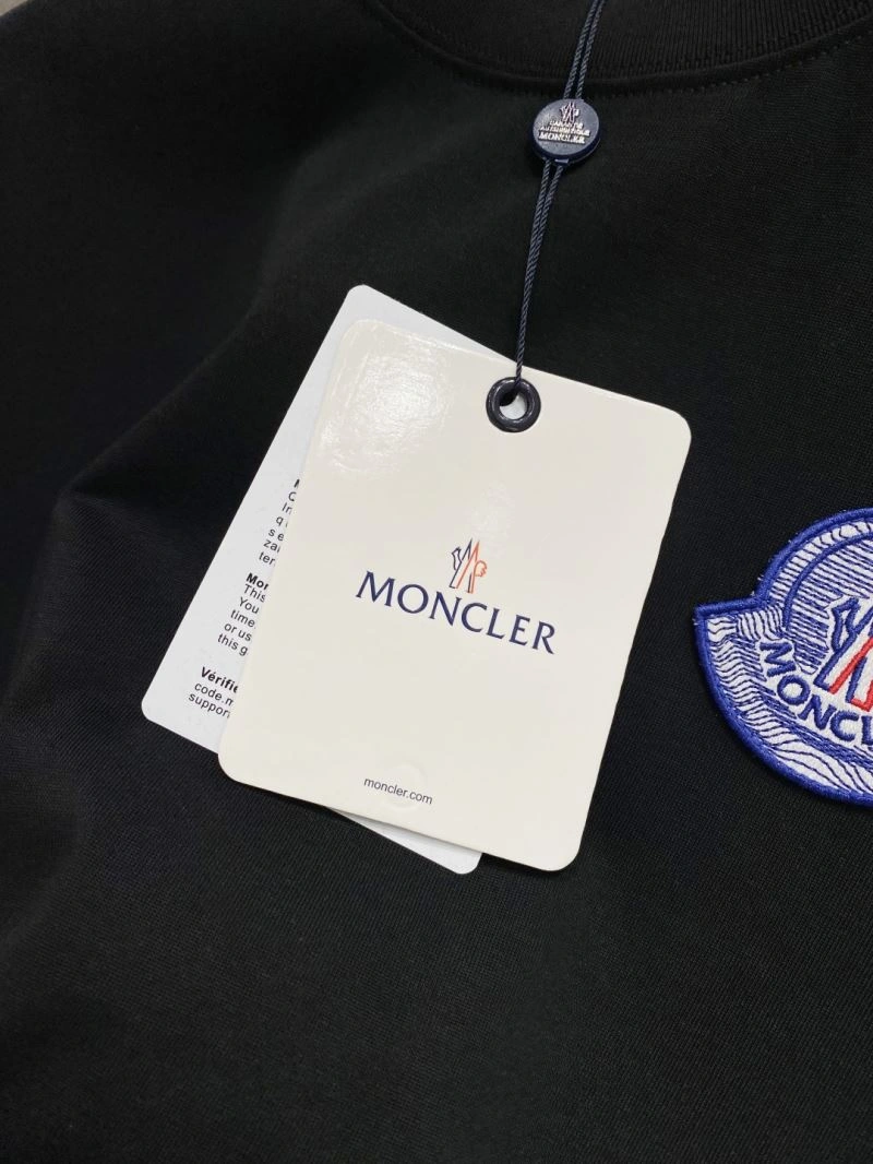 Compact Moncler T-Shirts 142231