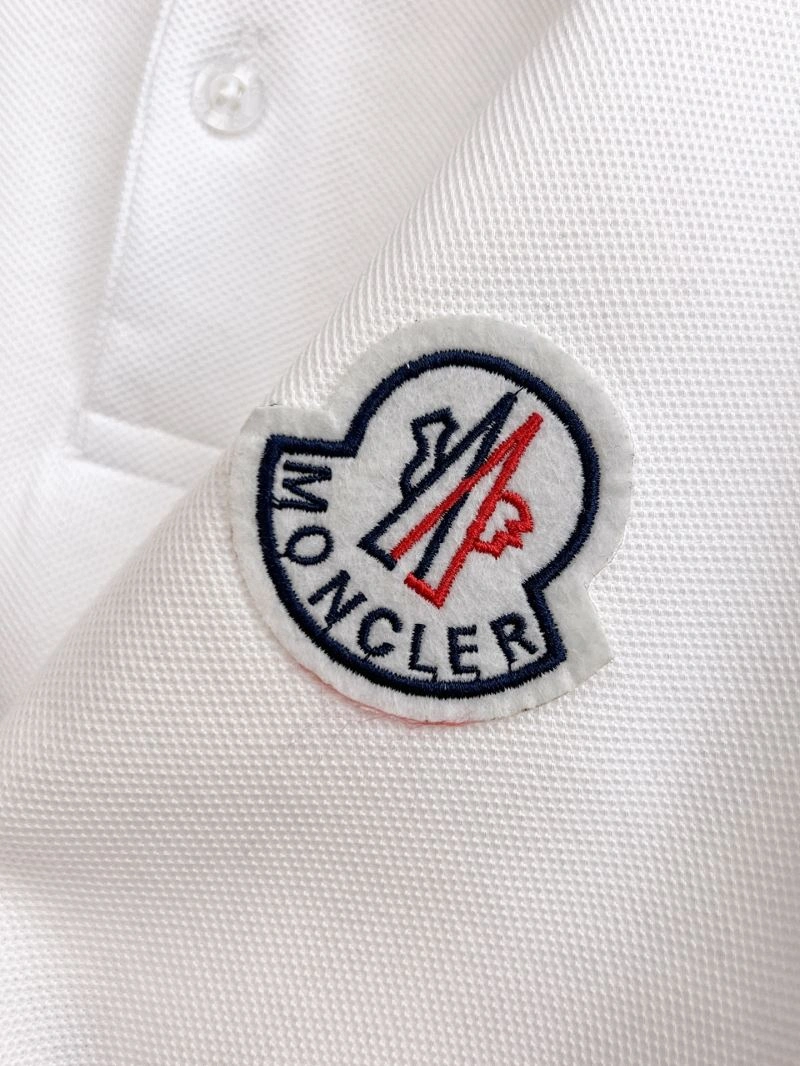 Tailored Moncler T-Shirts 142227