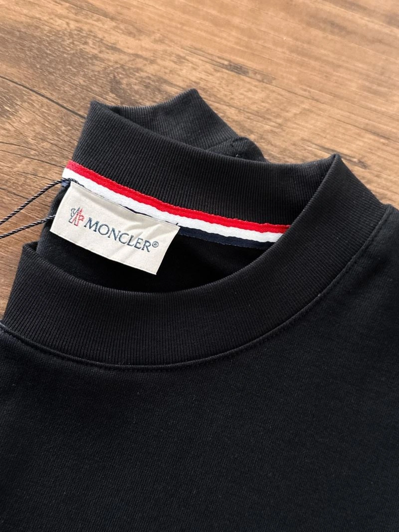 Moncler T-Shirts Lightweight 142200