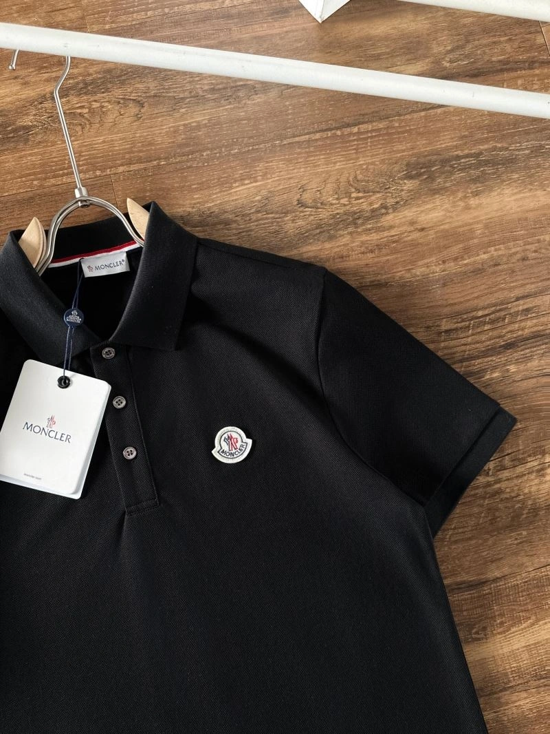 Moncler T-Shirts Resilient 142212