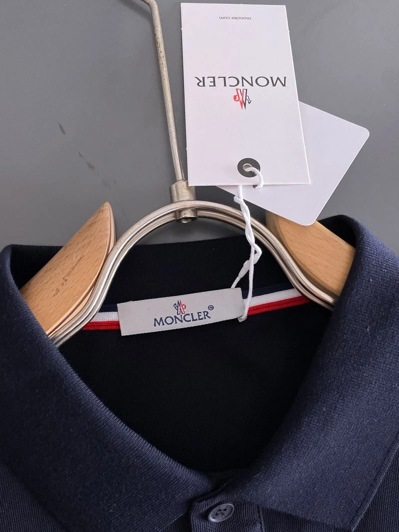 Elegant Moncler T-Shirts 142194