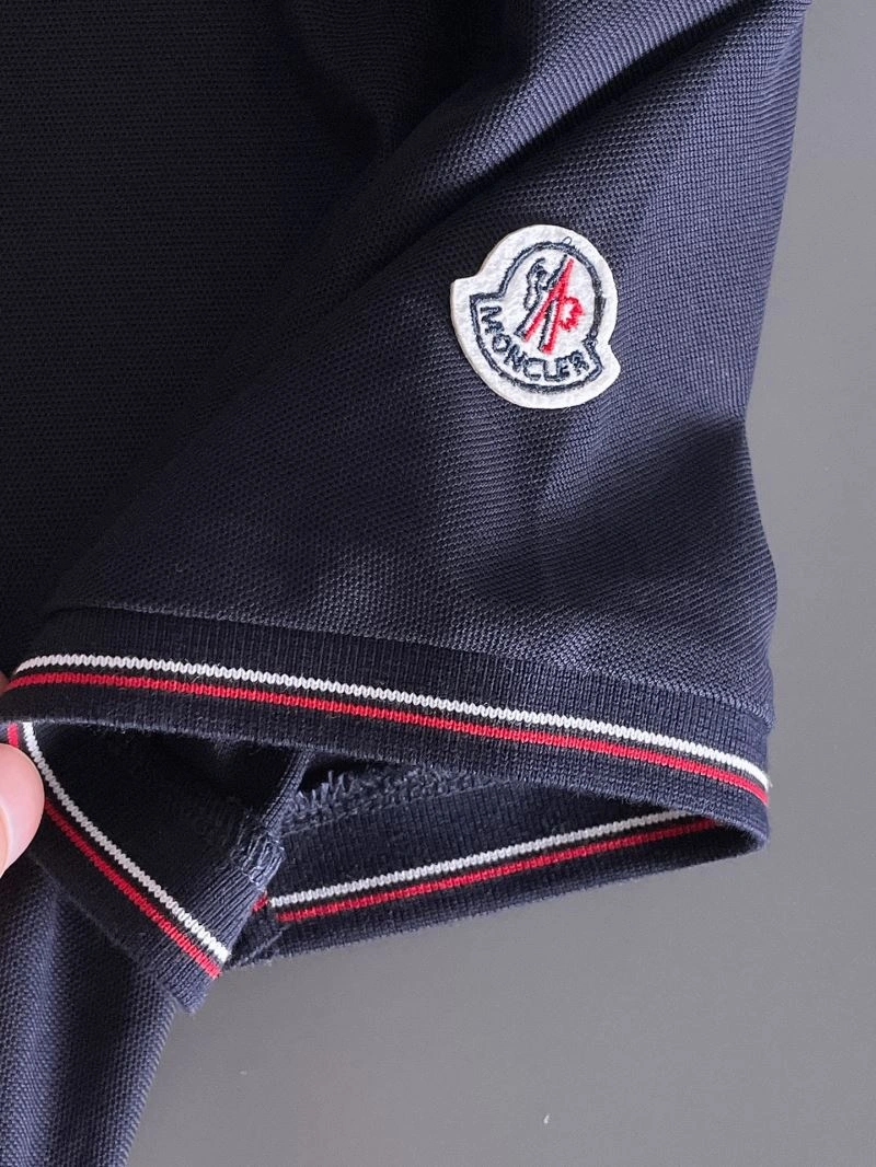 Moncler T-Shirts Elegant 142190