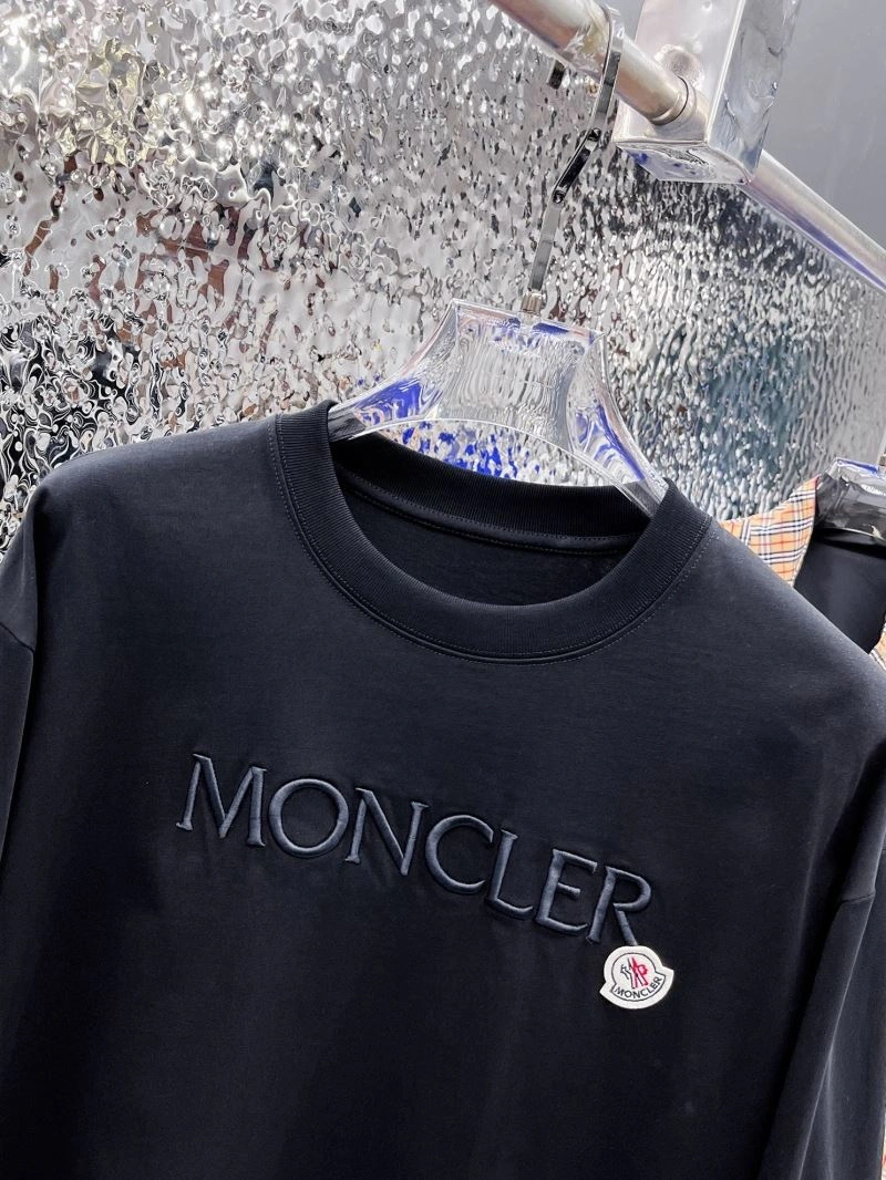 Moncler T-Shirts FashionForward 142182
