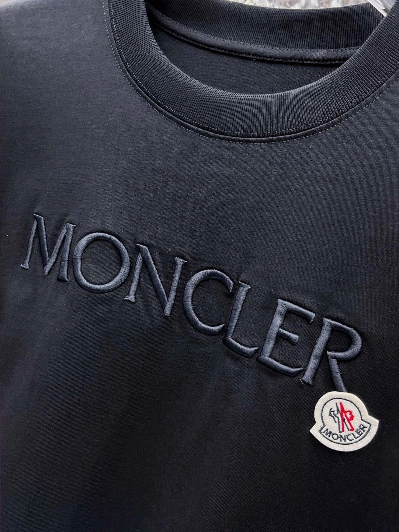 Moncler T-Shirts FashionForward 142182