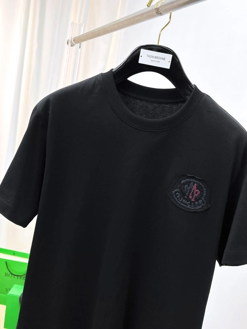 Moncler T-Shirts FashionForward 141790