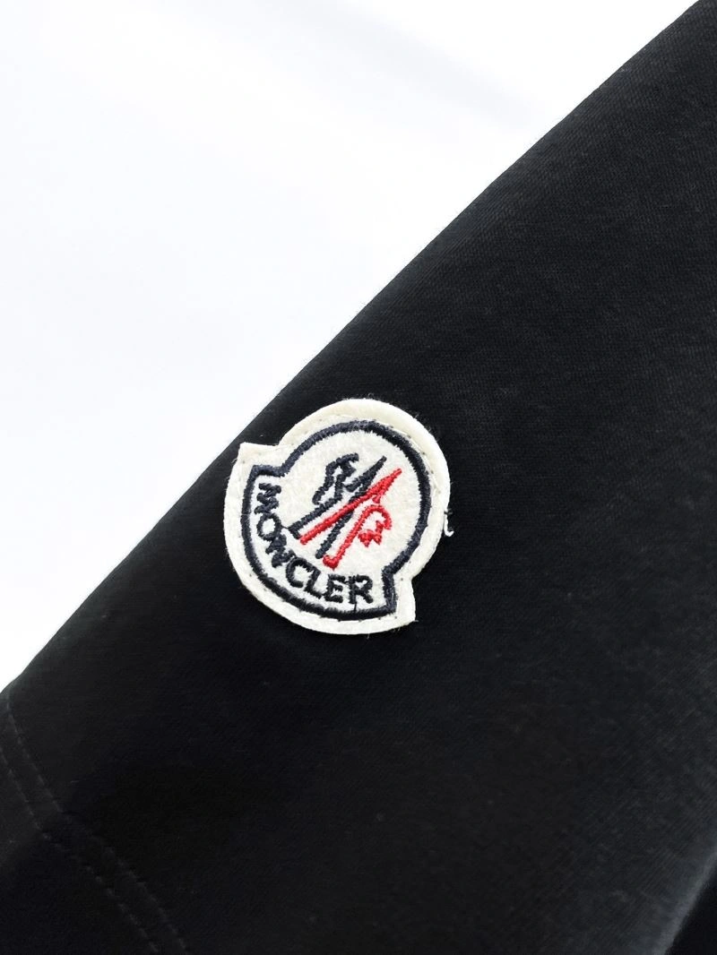 Moncler T-Shirts FashionForward 141790