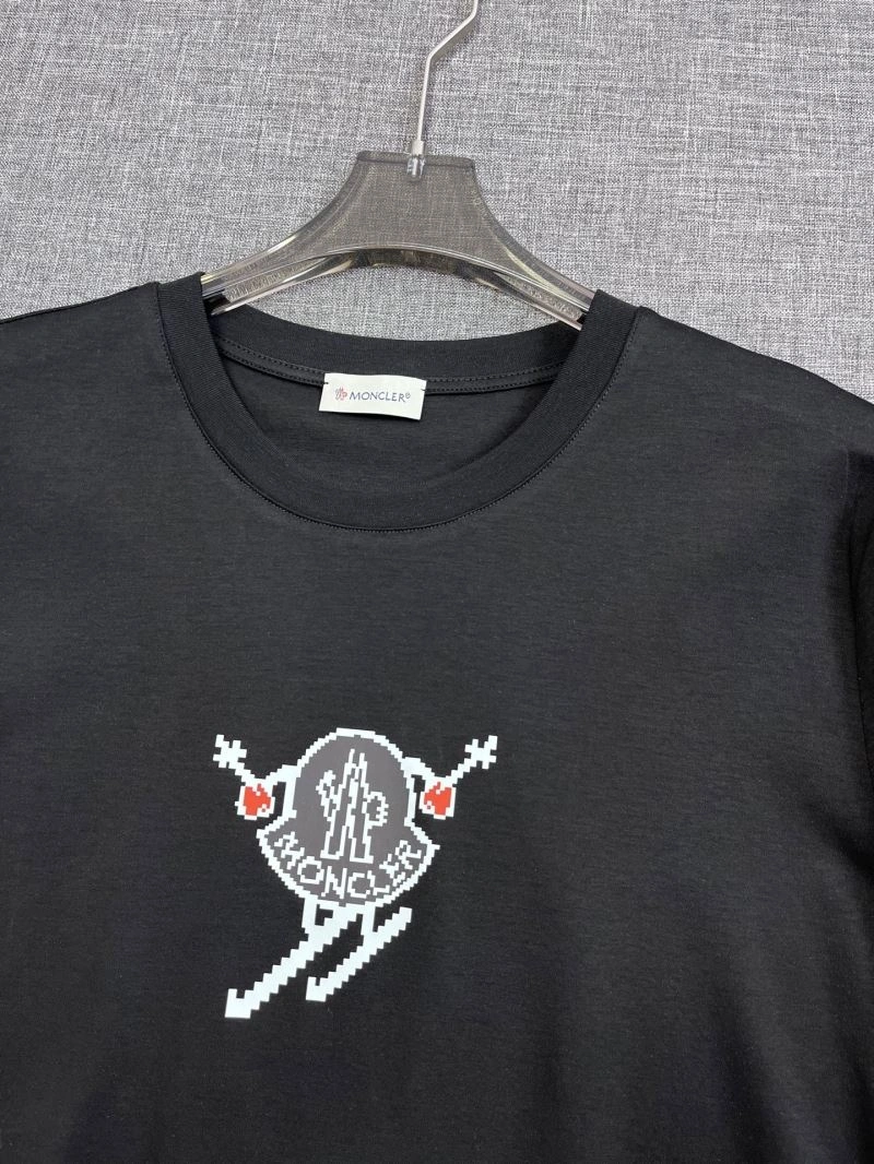 Upgraded Moncler T-Shirts 141777