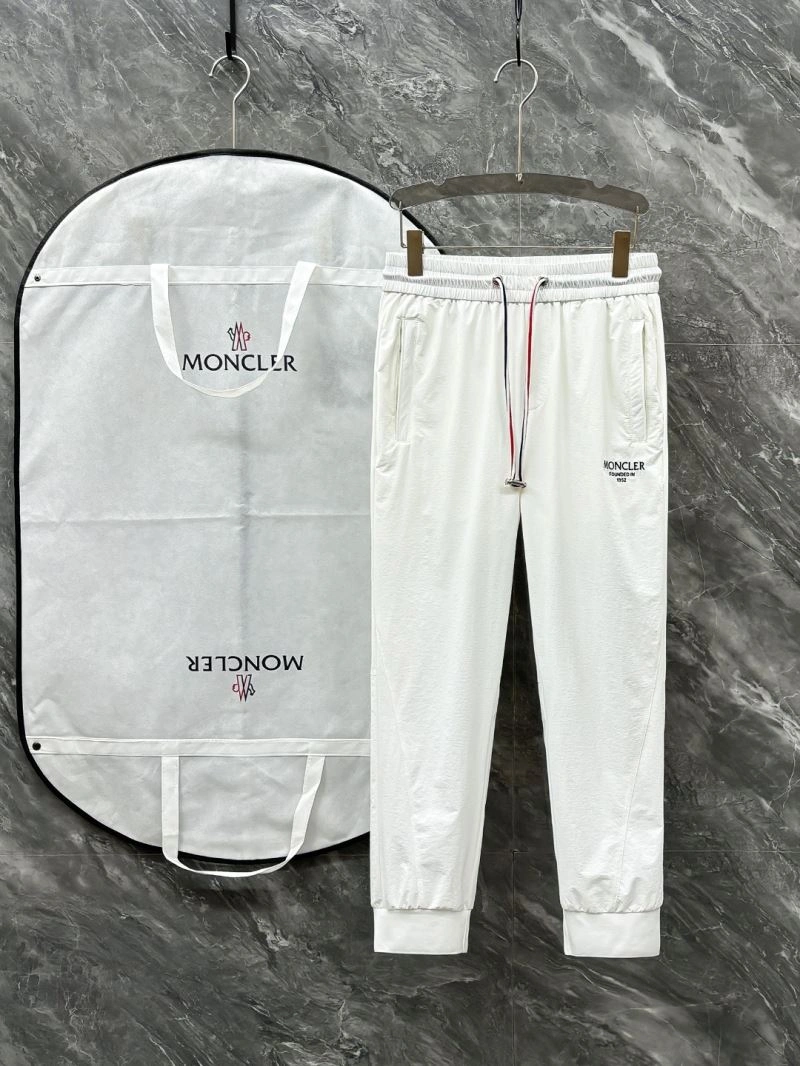 WellDesigned Moncler T-Shirts 141757