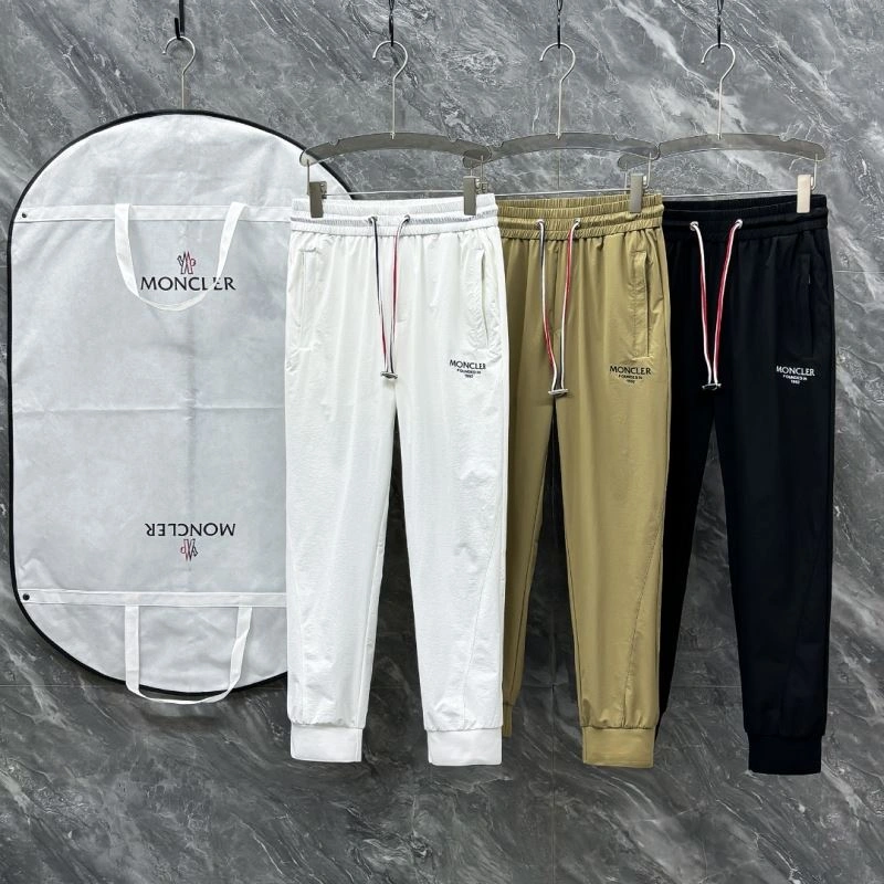 WellDesigned Moncler T-Shirts 141757