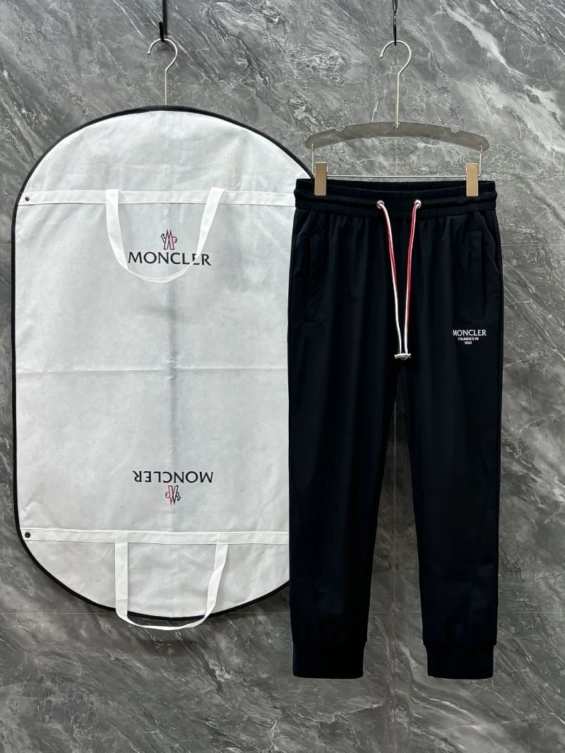 Resilient Moncler T-Shirts 141744