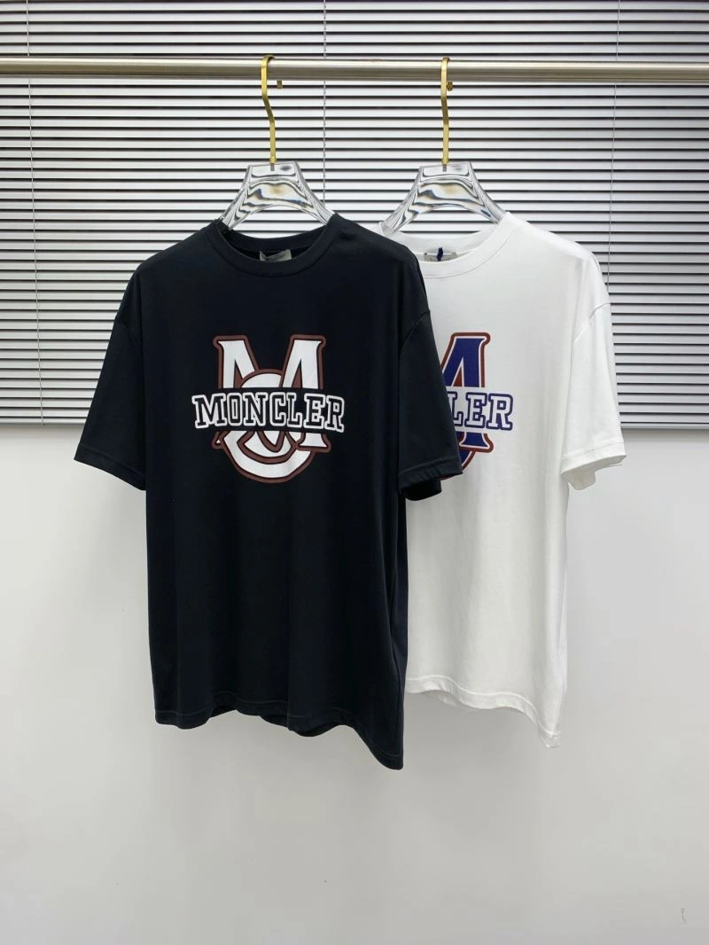 Effortless Moncler T-Shirts 141751